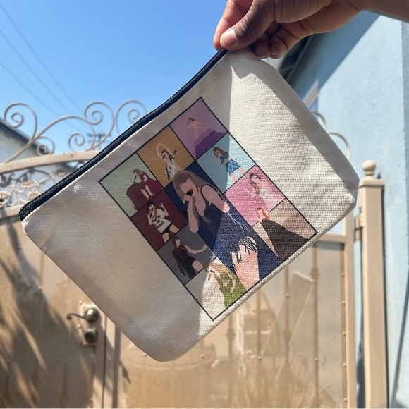 Taylor Swift Cosmetic Bag - Picture 2 of 3